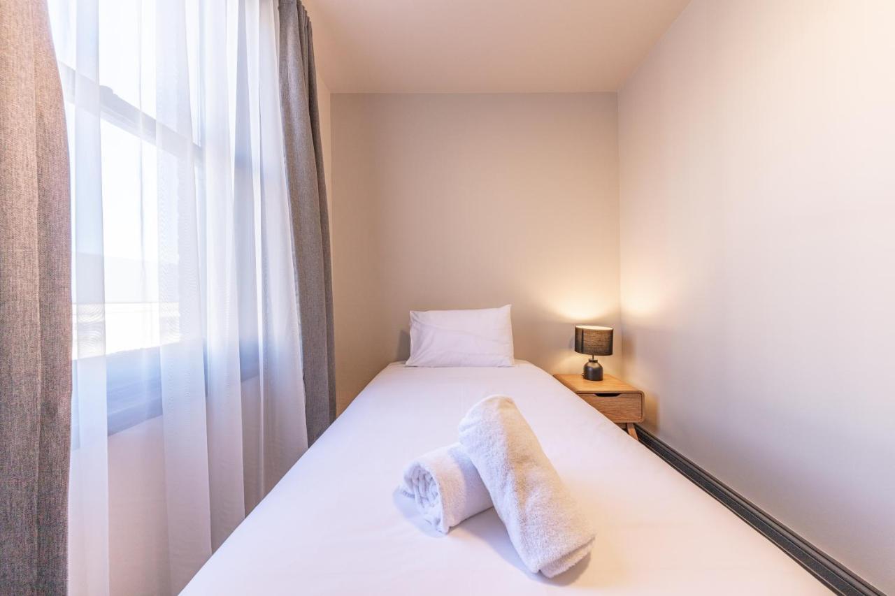 Lakemba Hotel Sydney Bagian luar foto