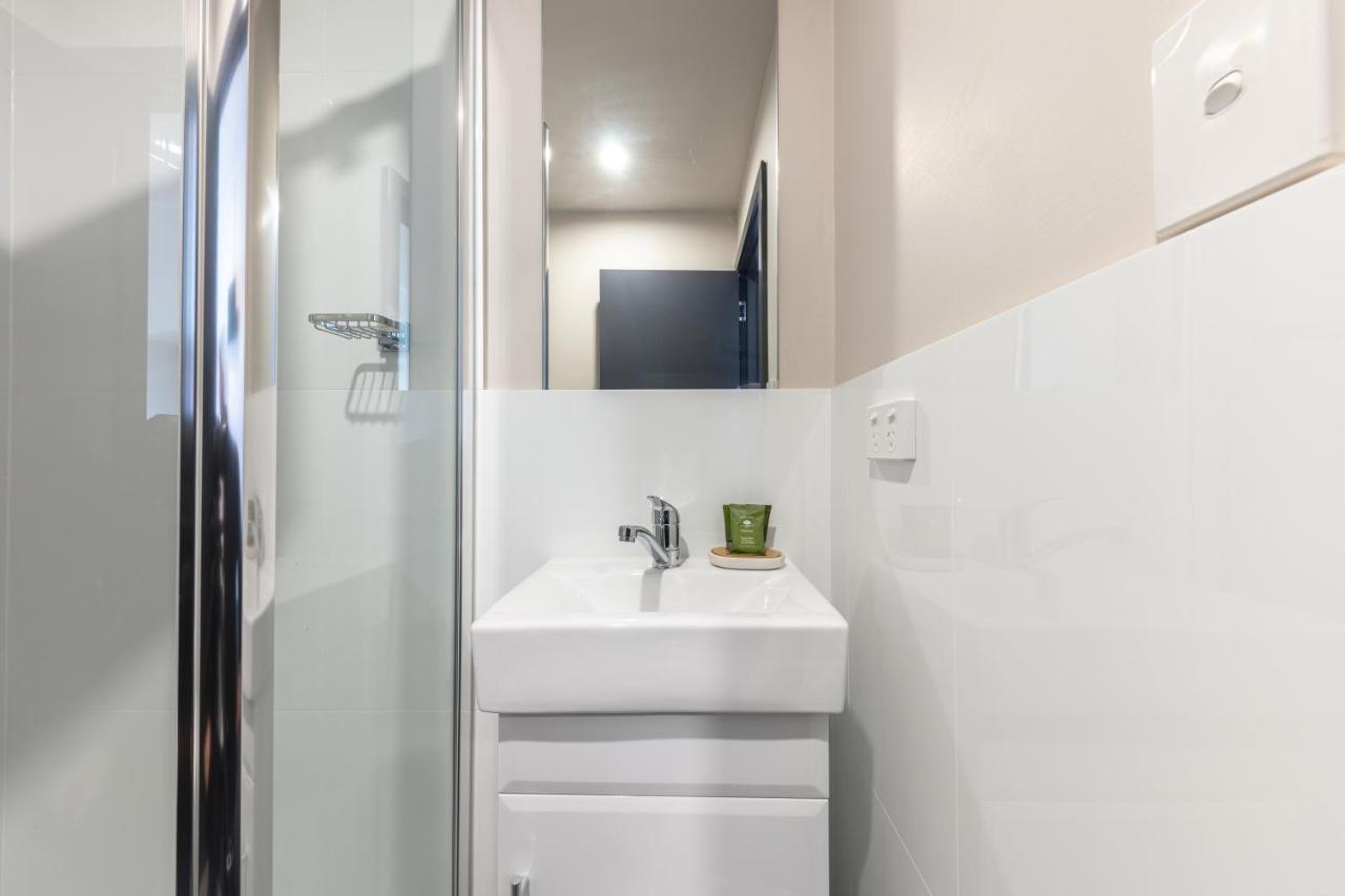 Lakemba Hotel Sydney Bagian luar foto